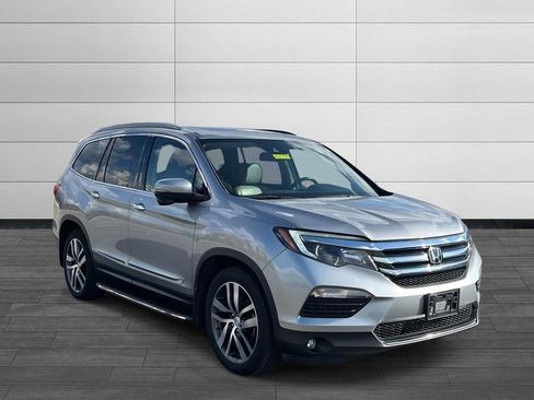 Used 2017 Honda Pilot Touring image 7