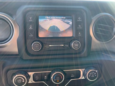 Used 2021 Jeep Wrangler Unlimited Sport image 23