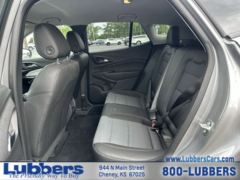 Used 2025 Chevrolet Trax LT w/ LT Convenience Package FWD image 18