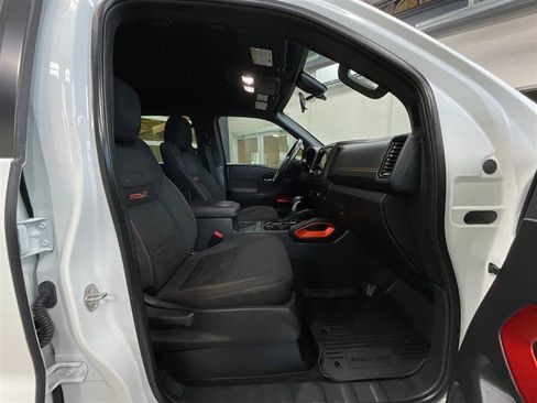 Used 2022 Nissan Frontier Pro-X RWD image 32