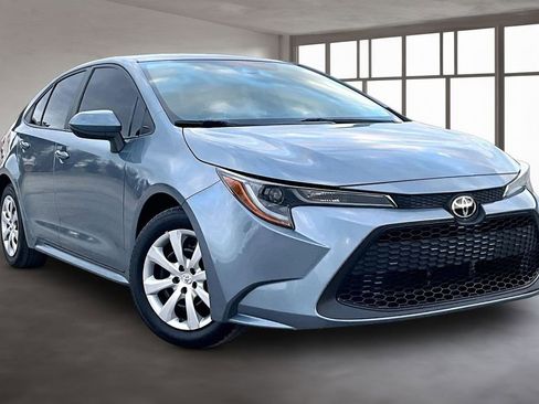 Used 2020 Toyota Corolla LE image 3
