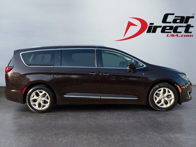 Used 2017 Chrysler Pacifica Touring-L Plus w/ Advanced Safetytec Group FWD image 10