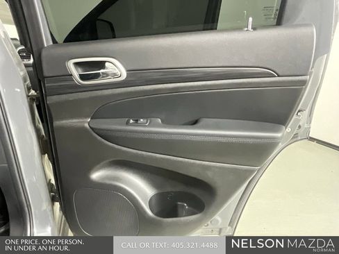 Used 2021 Jeep Grand Cherokee Laredo X AWD/4WD image 18