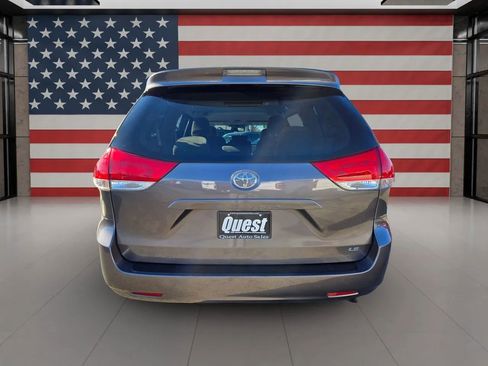 Used 2013 Toyota Sienna LE image 7