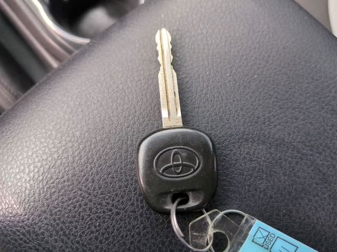 Used 2019 Toyota Tacoma SR image 24