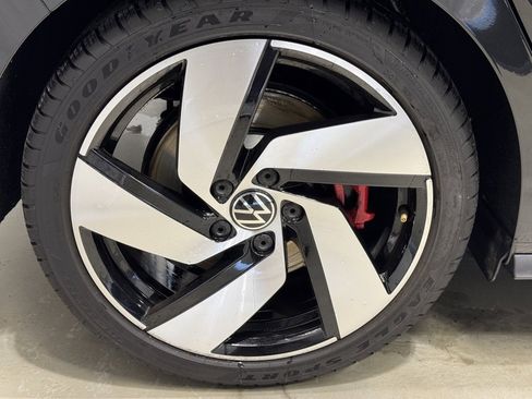 Used 2024 Volkswagen GTI S image 9