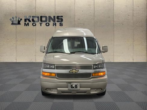 Used 2021 Chevrolet Express 2500 LS w/ Enhanced Convenience Package RWD image 3