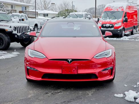 Used 2021 Tesla Model S Plaid image 3