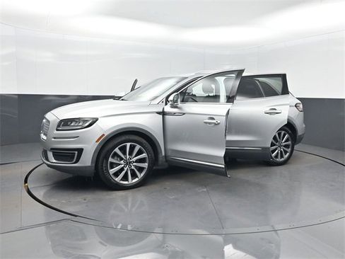 Used 2019 Lincoln Nautilus Select image 39