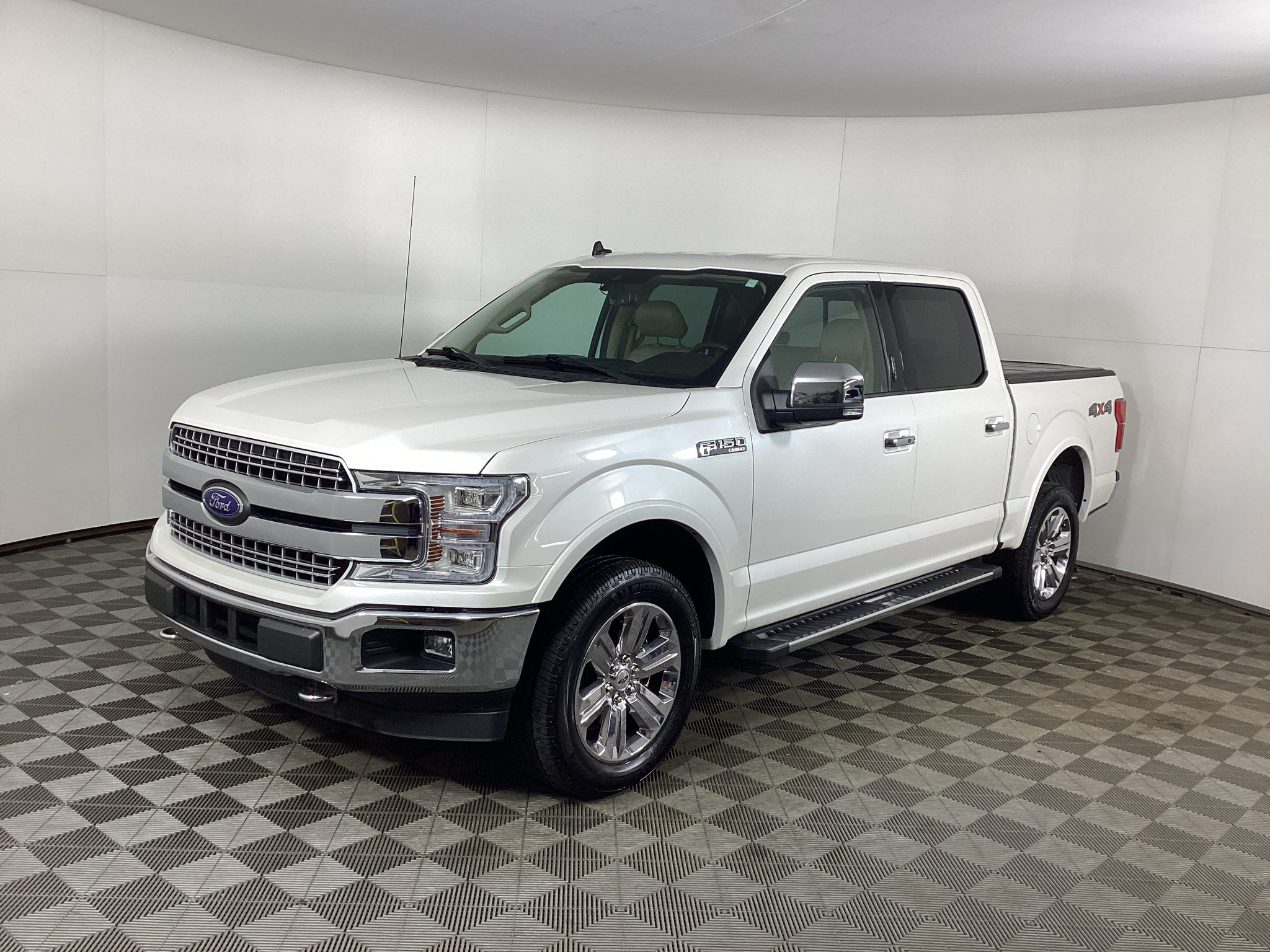 Used 2019 Ford F150 Lariat w/ Equipment Group 502A Luxury AWD/4WD image 5