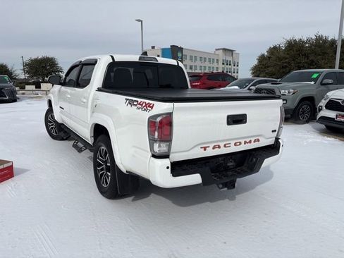 Used 2022 Toyota Tacoma TRD Sport image 4