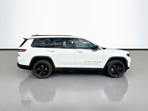 Used 2023 Jeep Grand Cherokee L Laredo AWD/4WD image 9