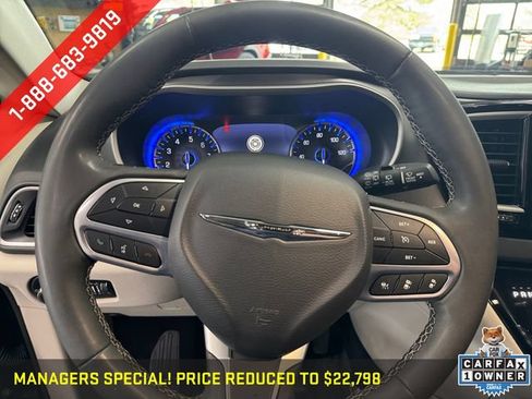 Used 2023 Chrysler Pacifica Touring-L FWD image 20