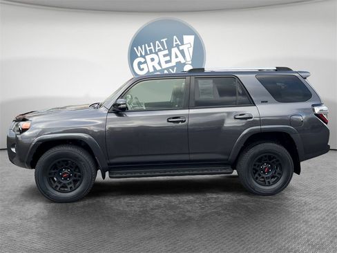 Certified 2018 Toyota 4Runner SR5 image 7