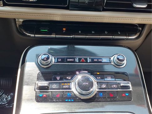 Certified 2022 Lincoln Nautilus Reserve w/ Class II Trailer Tow Package AWD/4WD image 9