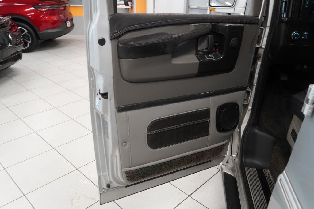 Used 2013 GMC Savana 1500 AWD image 5