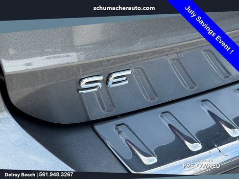 Used 2023 Volkswagen Taos SE w/ Panoramic Sunroof Package FWD image 16