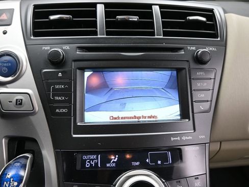 Used 2014 Toyota Prius V Five image 14