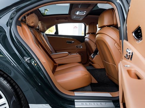 New 2026 Bentley Flying Spur Plug-In Hybrid image 35