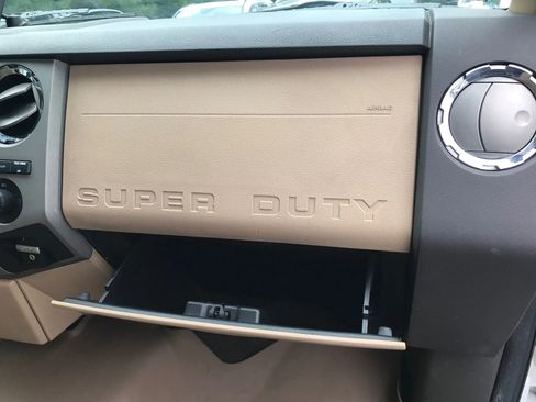 Used 2016 Ford F550 2WD Regular Cab Super Duty image 52