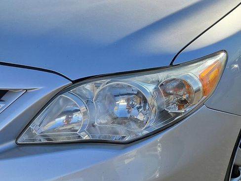 Used 2013 Toyota Corolla LE image 13