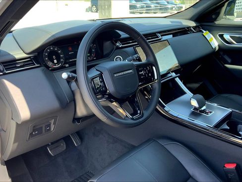 New 2026 Land Rover Range Rover Velar Dynamic SE image 9