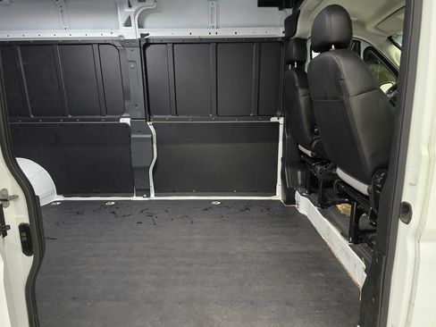 Used 2025 RAM ProMaster 2500 w/ Convenience Group image 28
