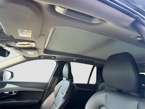 Used 2024 Volvo XC90 B5 Core image 28
