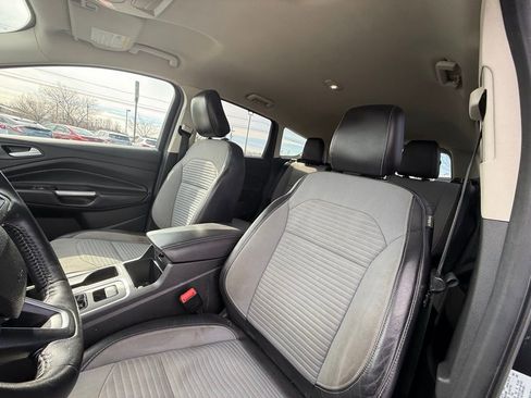 Used 2019 Ford Escape SE image 19