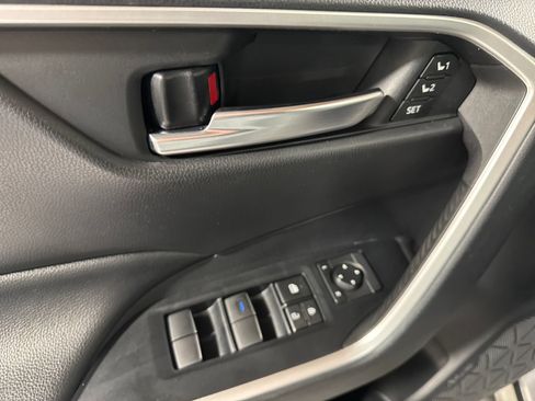 Used 2019 Toyota RAV4 XLE Premium w/ Cold Weather Package FWD image 16