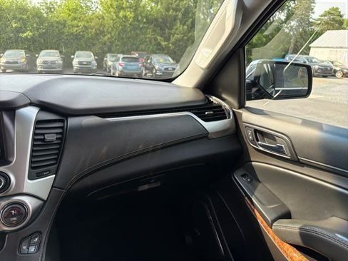 Used 2017 Chevrolet Suburban Premier AWD/4WD image 29