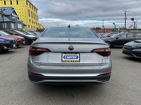 Certified 2023 Volkswagen Jetta SE w/ Panoramic Sunroof Package image 7