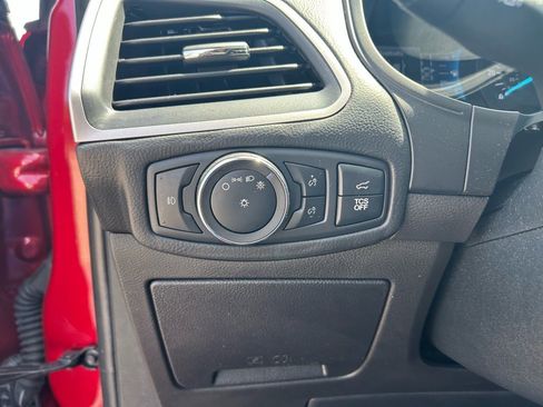 Used 2022 Ford Edge SEL w/ Convenience Package image 17