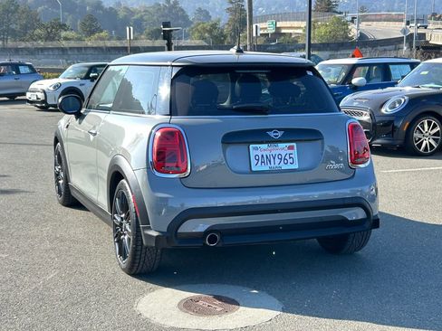 Used 2022 MINI Cooper 2-Door Hardtop image 3
