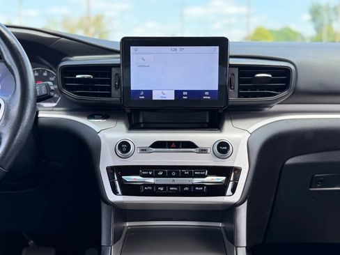 Certified 2023 Ford Explorer XLT AWD/4WD image 12