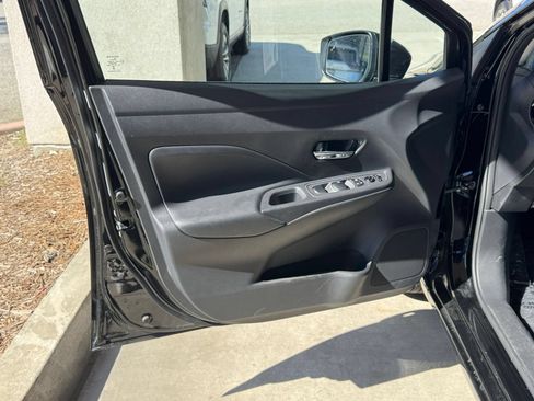 Used 2025 Nissan Versa SV FWD image 18
