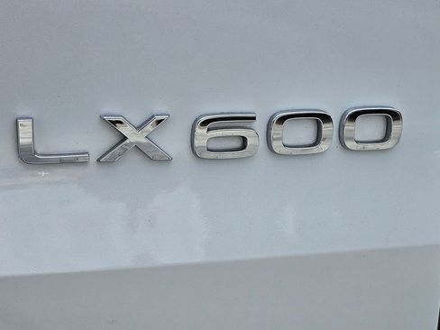 Used 2022 Lexus LX 600 4WD w/ Interior Upgrade Package image 12