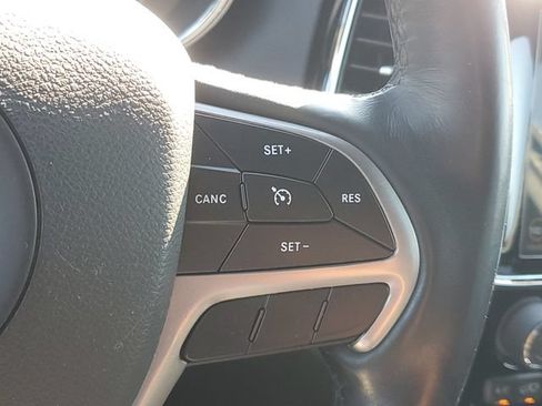 Used 2022 Jeep Grand Cherokee Laredo E w/ Security & Convenience Group AWD/4WD image 24