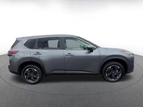 Used 2025 Nissan Rogue SV FWD image 16