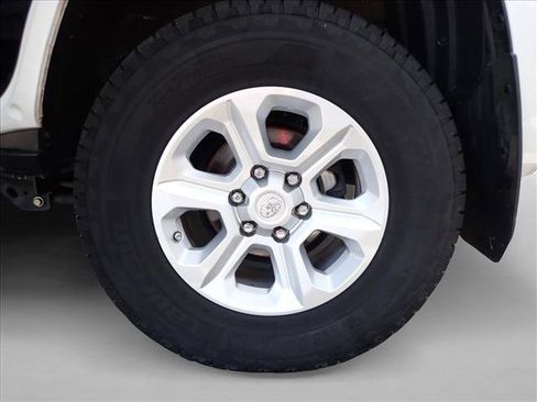 Used 2020 Toyota 4Runner SR5 Premium w/ Moonroof Package AWD/4WD image 9