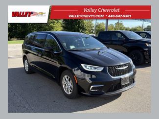 Used 2025 Chrysler Pacifica Select FWD video 1