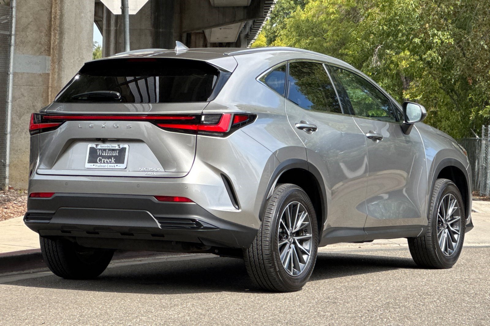 Used 2024 Lexus NX 350h AWD image 9