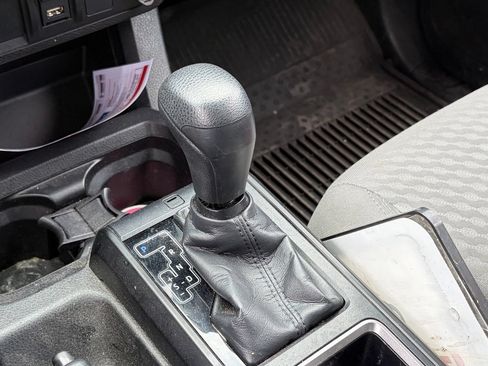 Used 2022 Toyota Tacoma SR w/ SR Convenience Package RWD image 8