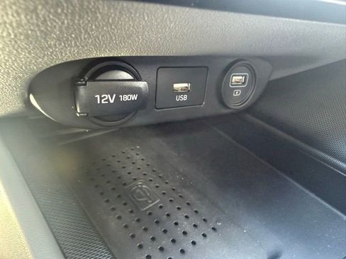 Used 2023 Hyundai Elantra SEL w/ Convenience Package image 25