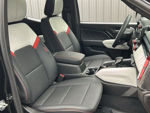 Used 2024 GMC Canyon AT4X image 36