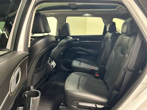 Used 2025 Kia Sorento SX AWD/4WD image 30