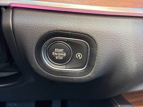 Used 2025 Mercedes-Benz GLE 350 4MATIC image 10