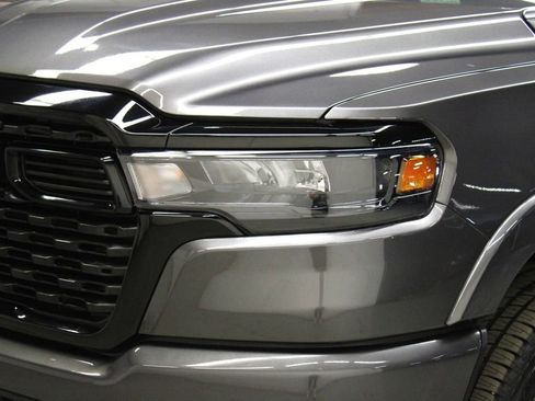 New 2026 RAM 1500 4x4 Crew Cab image 34