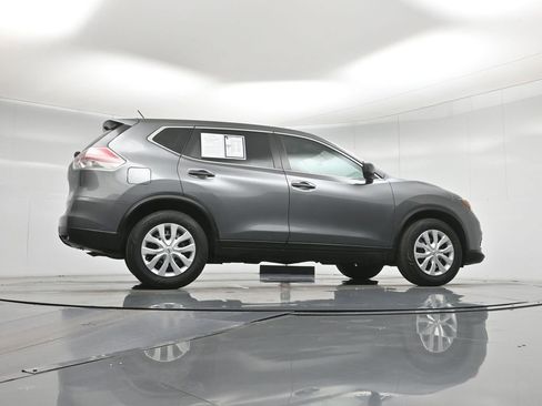Used 2016 Nissan Rogue S image 45