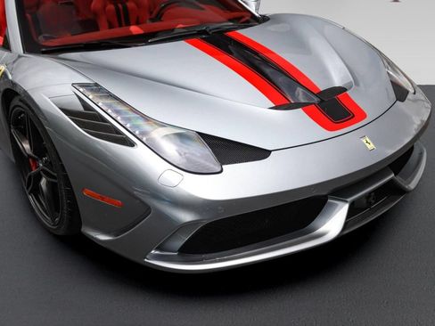 Used 2015 Ferrari 458 Speciale A RWD image 12